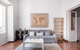 Comfy 4 Rooms Apt In The Heart Of Chueca